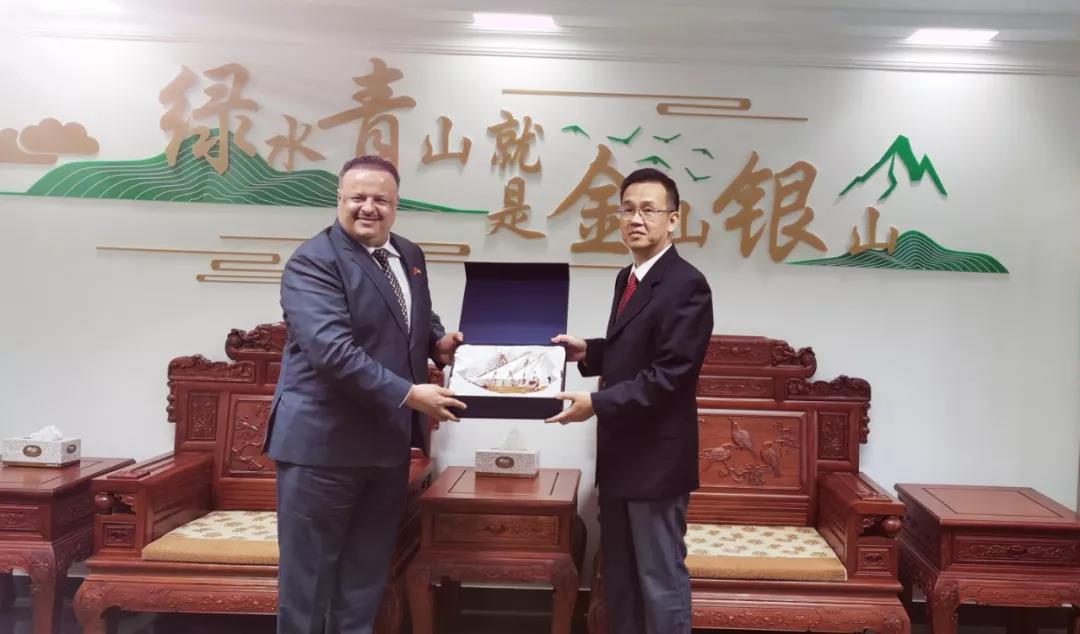 科威特駐廣州總領事來訪省林業局